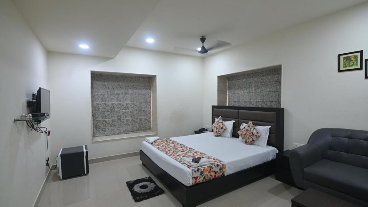 Nk7 Guest House Kolkata Eksteriør bilde
