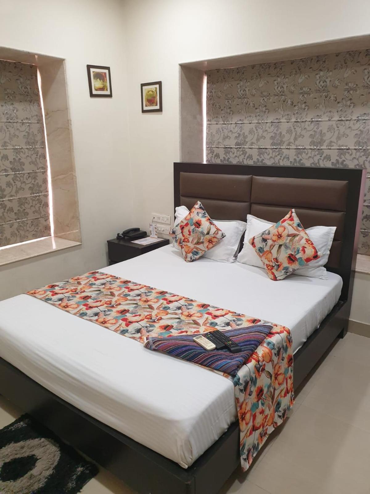 Nk7 Guest House Kolkata Eksteriør bilde